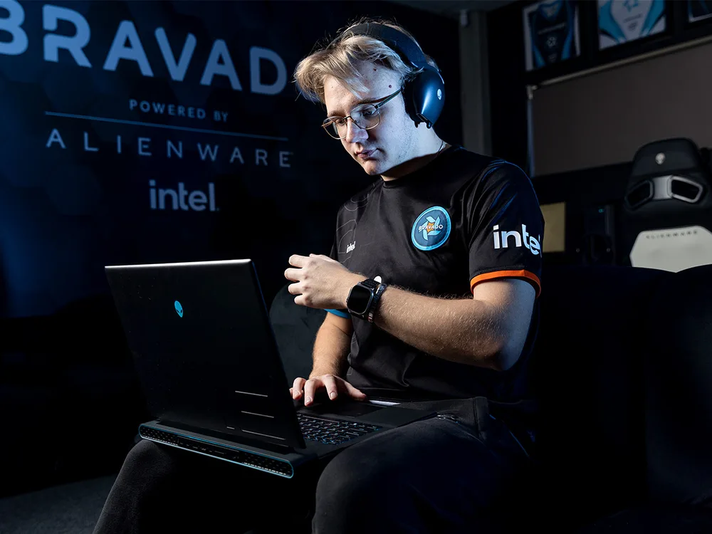 Alienware M18 Powerhouse , Creative Direction for Dell Technologies + Virgin Megastore (01)