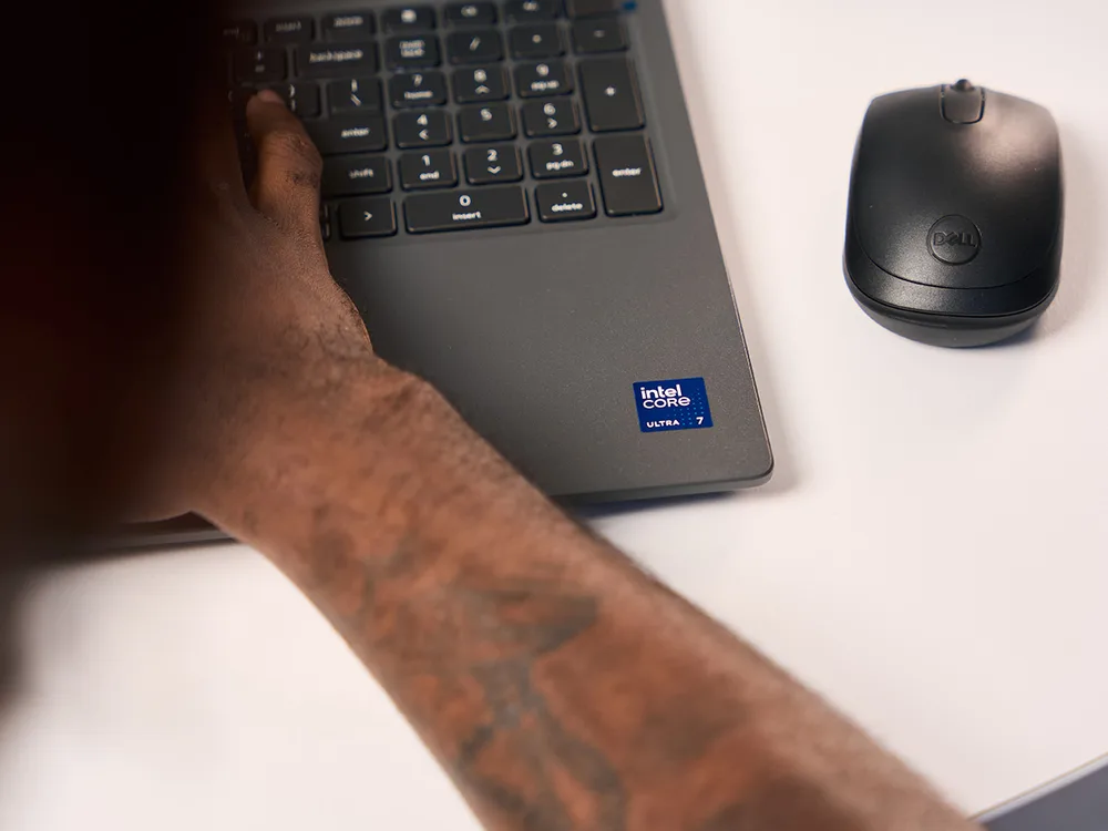 Dell Latitude and Vostro , Post-Production for Tarsus Distribution (04)